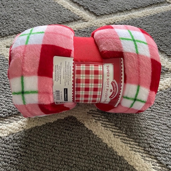 Holiday time plush throw red and whire 50x60 - Picture 1 of 1